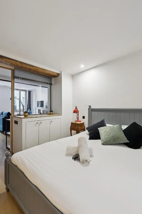 Saint Germain - Mabillon Paris City Apartment